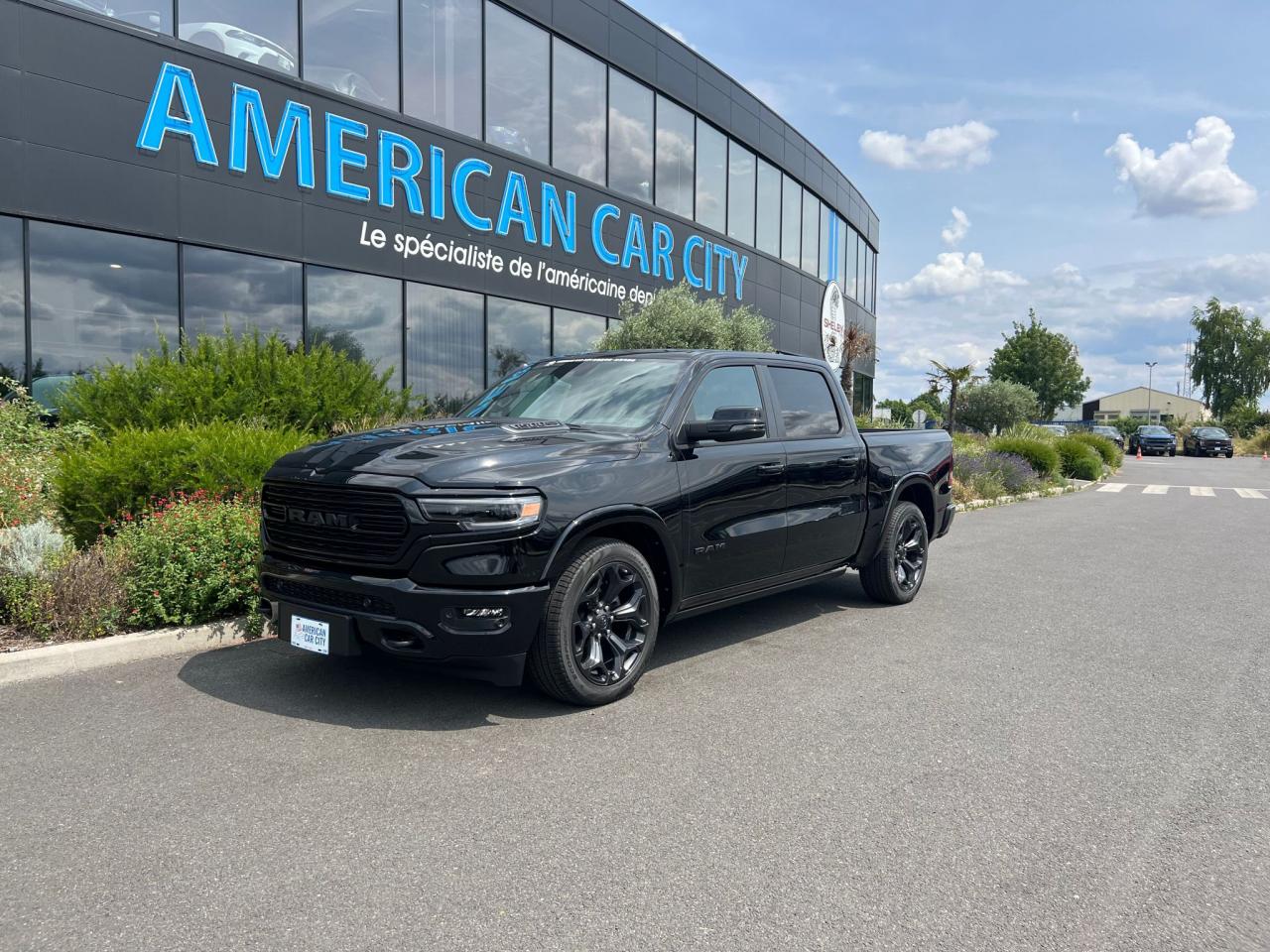 DODGE RAM 1500 CREW LIMITED NIGHT EDITION