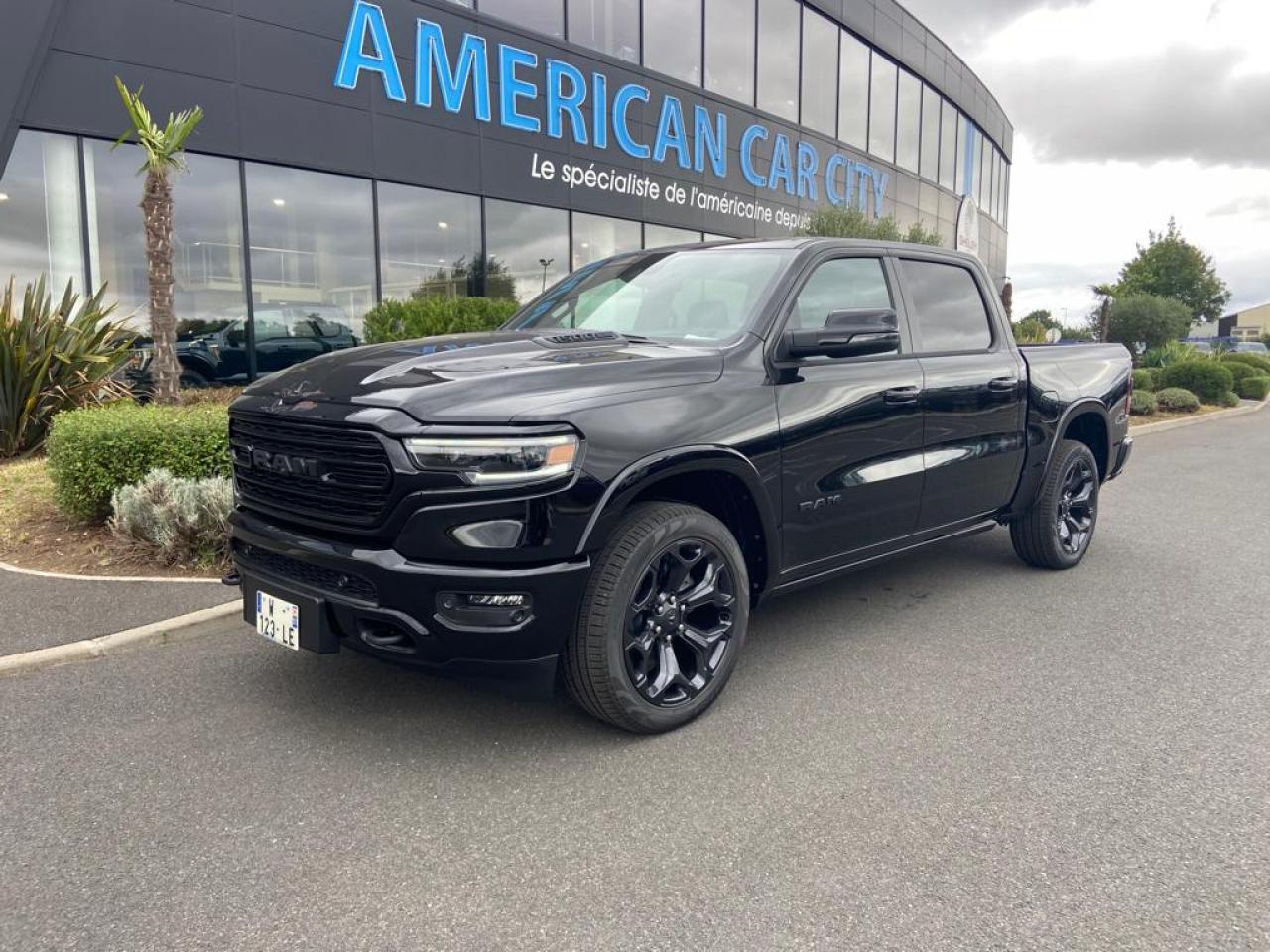 DODGE RAM 1500 CREW LIMITED NIGHT EDITION