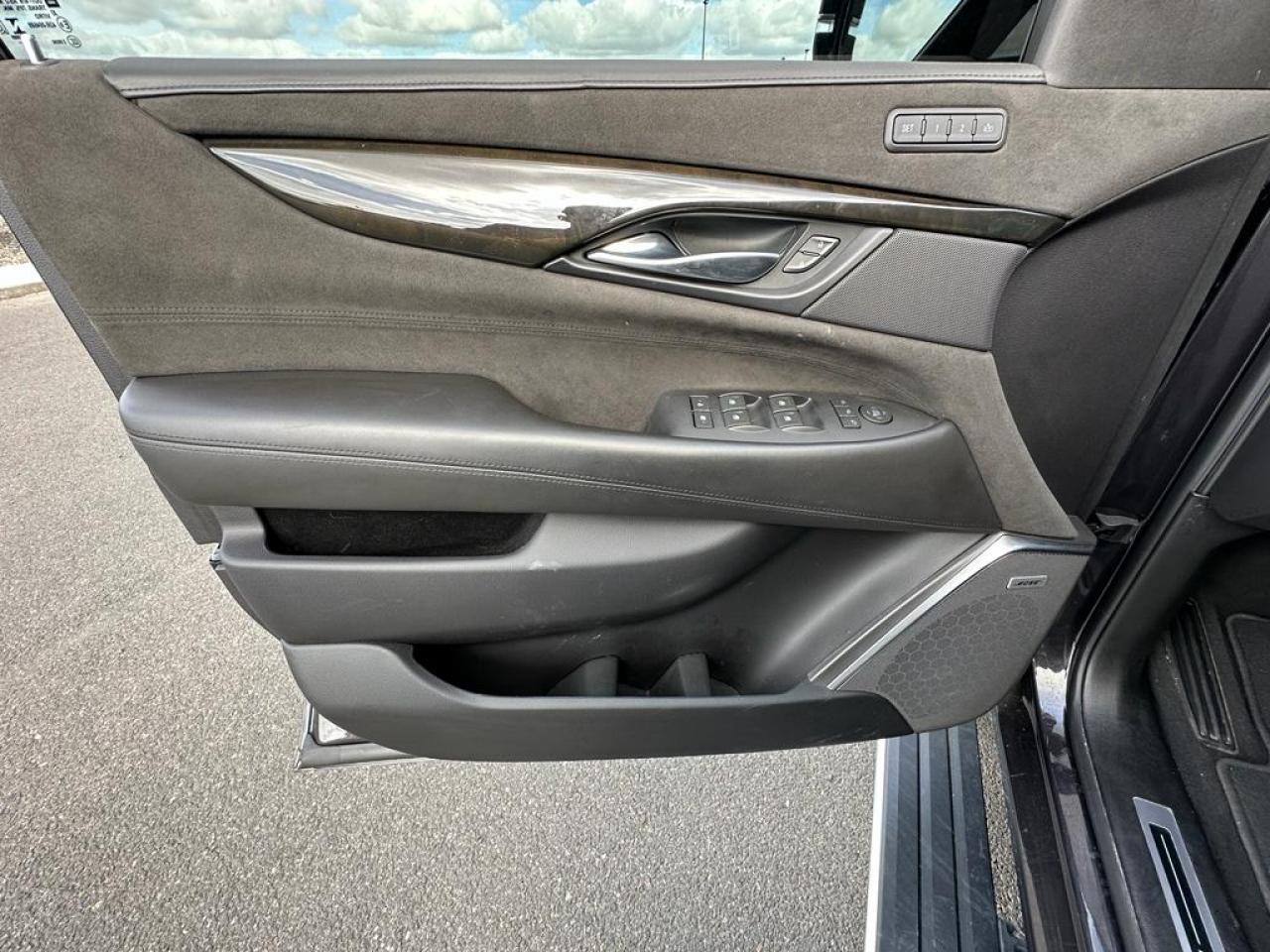 CADILLAC ESCALADE ESV Platinum V8 6.2L