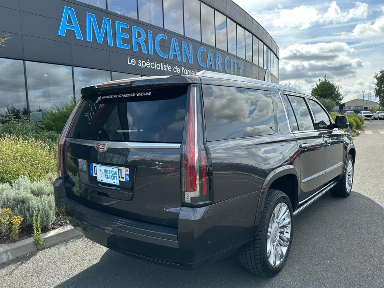CADILLAC ESCALADE ESV Platinum V8 6.2L