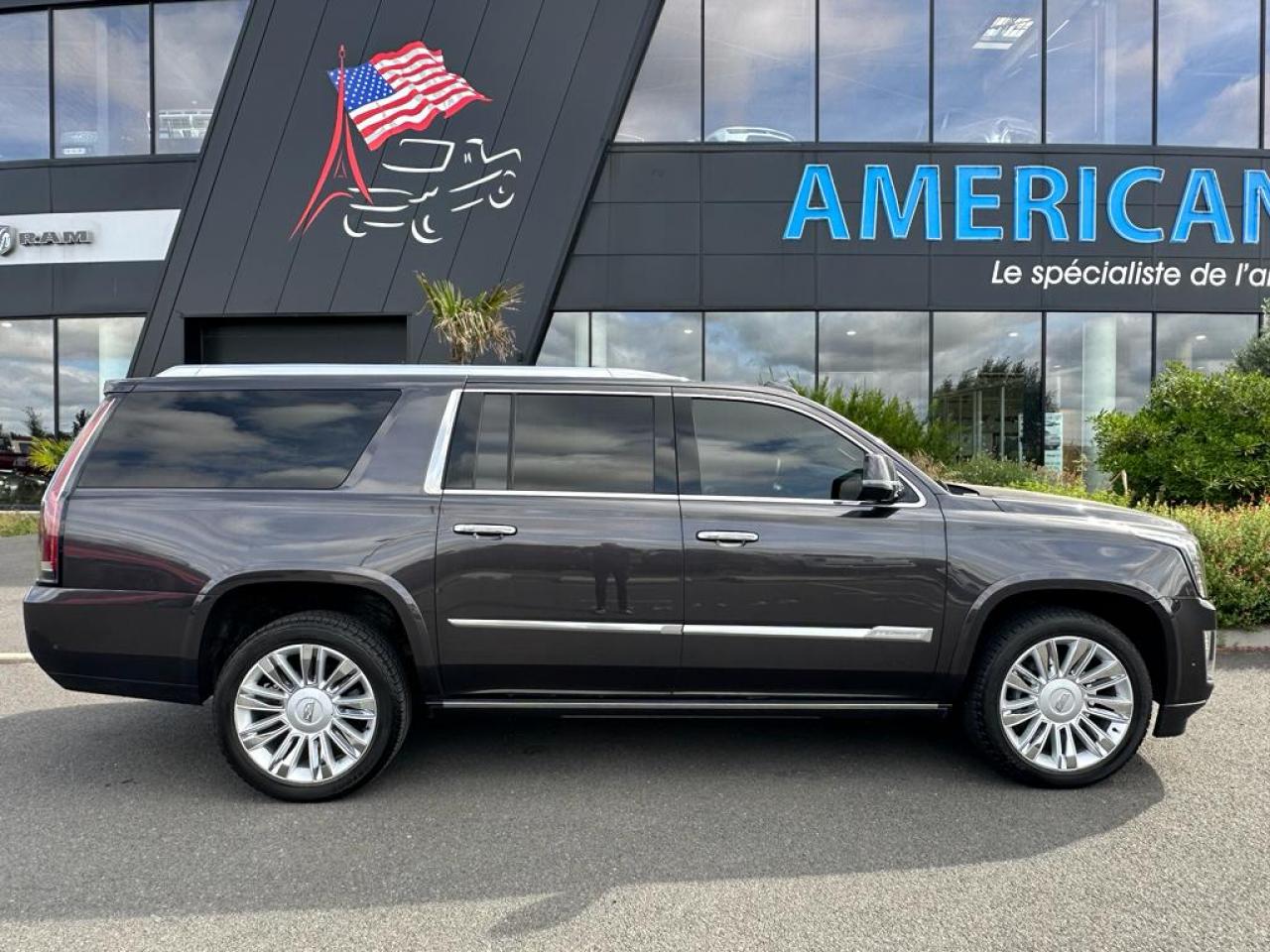 CADILLAC ESCALADE ESV Platinum V8 6.2L