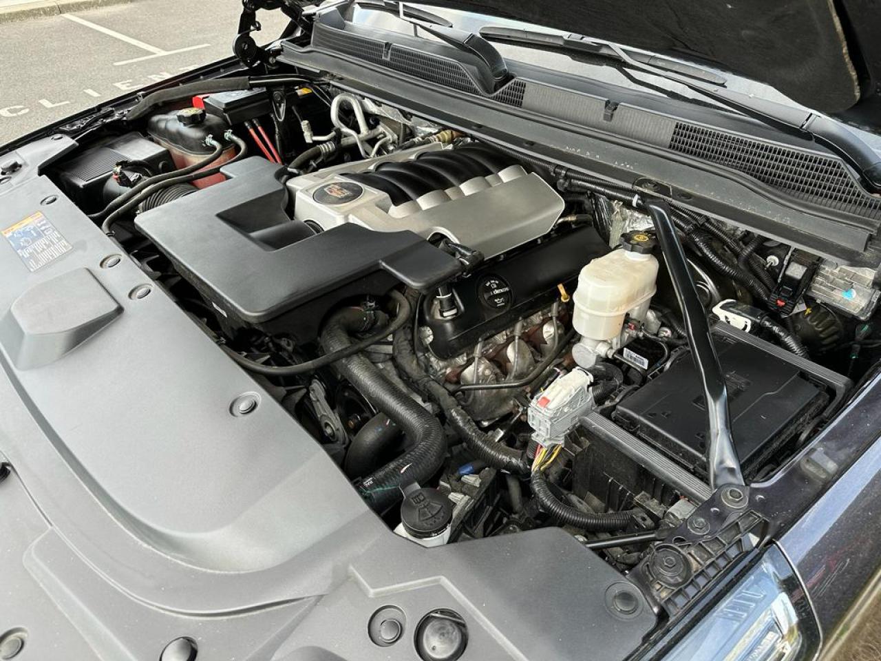 CADILLAC ESCALADE ESV Platinum V8 6.2L