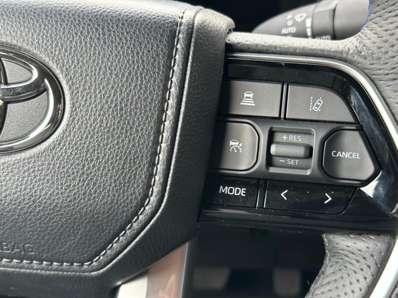 TOYOTA TUNDRA Crewmax PLATINUM HYBRID