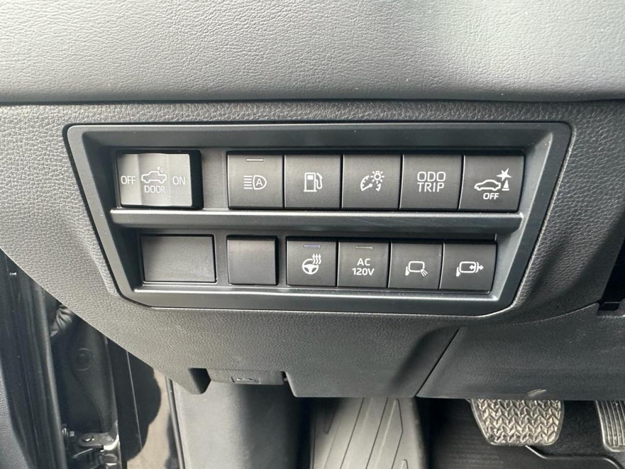TOYOTA TUNDRA Crewmax PLATINUM HYBRID
