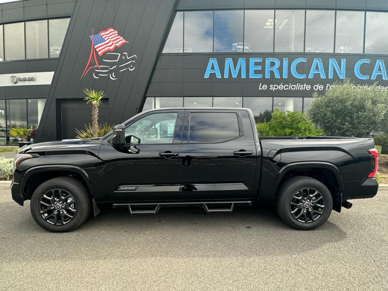 TOYOTA TUNDRA Crewmax PLATINUM HYBRID