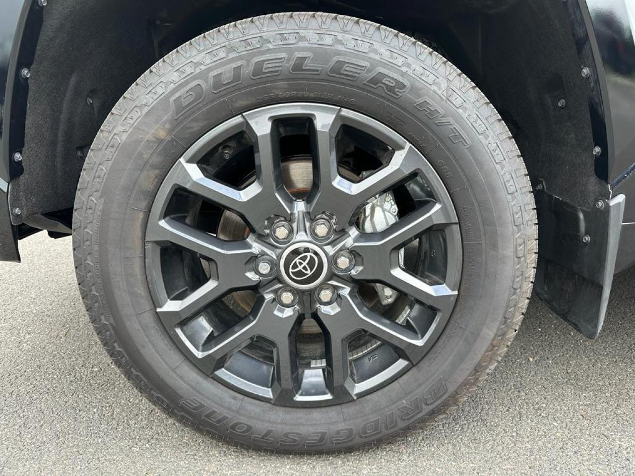 TOYOTA TUNDRA Crewmax PLATINUM HYBRID