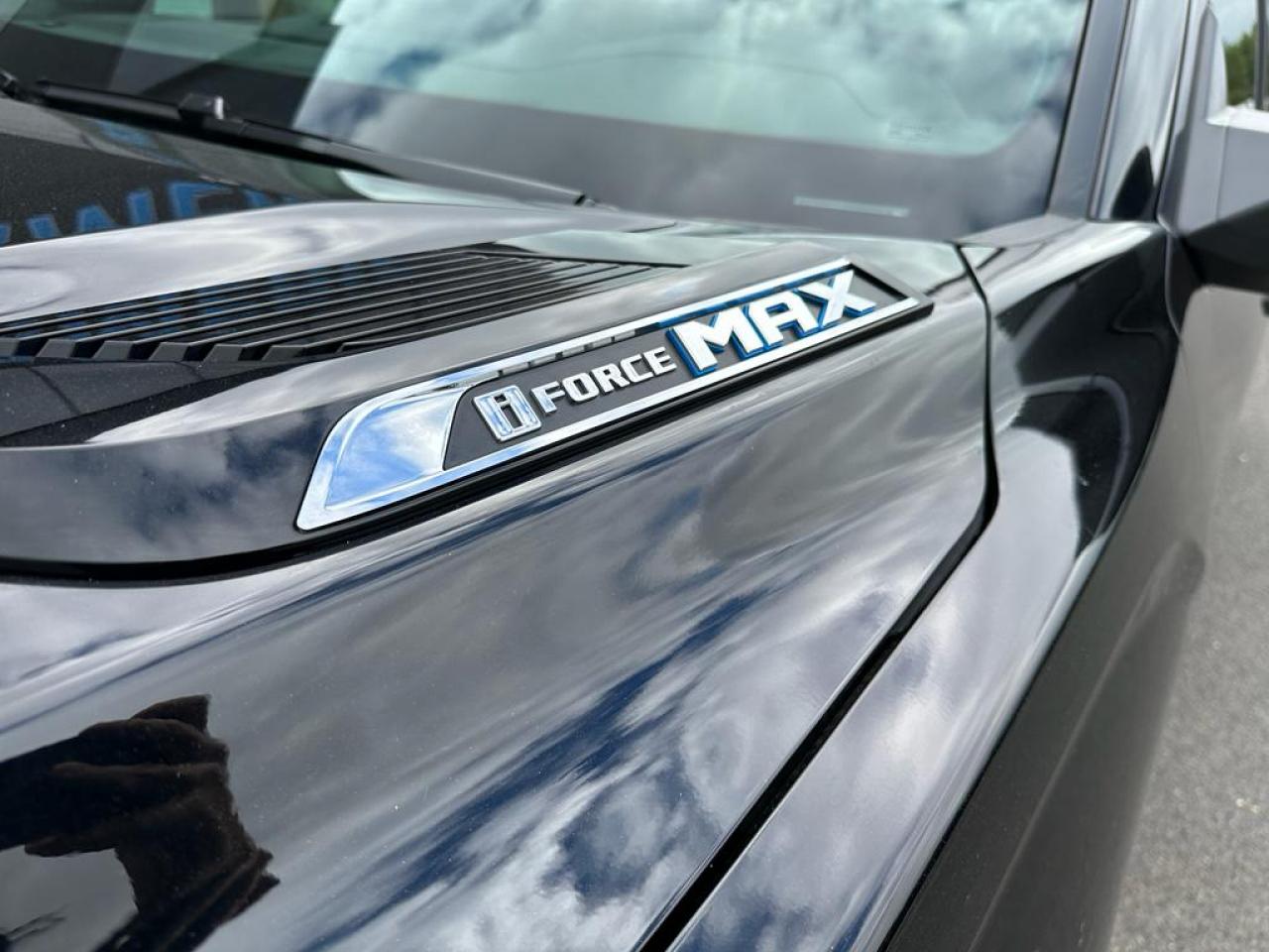TOYOTA TUNDRA Crewmax PLATINUM HYBRID