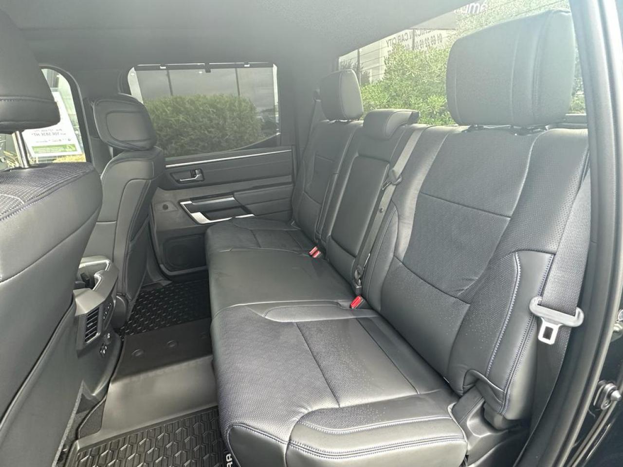 TOYOTA TUNDRA Crewmax PLATINUM HYBRID
