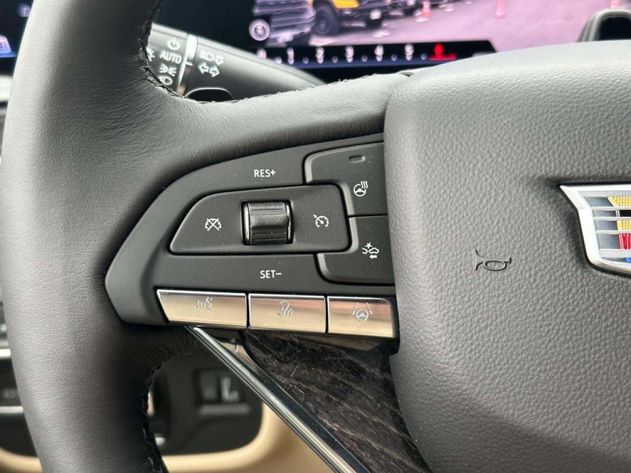 CADILLAC ESCALADE ESV Premium Luxury V8 6.2L