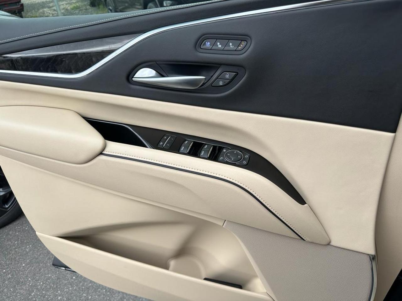 CADILLAC ESCALADE ESV Premium Luxury V8 6.2L