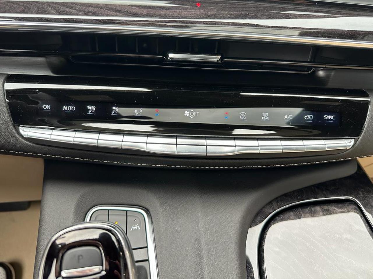 CADILLAC ESCALADE ESV Premium Luxury V8 6.2L