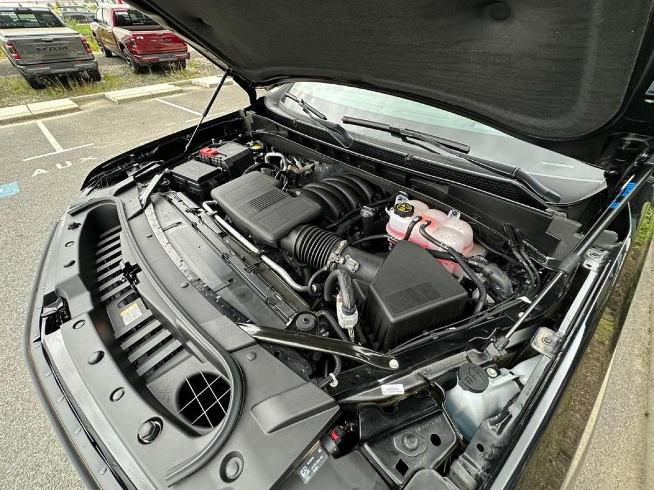 CADILLAC ESCALADE ESV Premium Luxury V8 6.2L