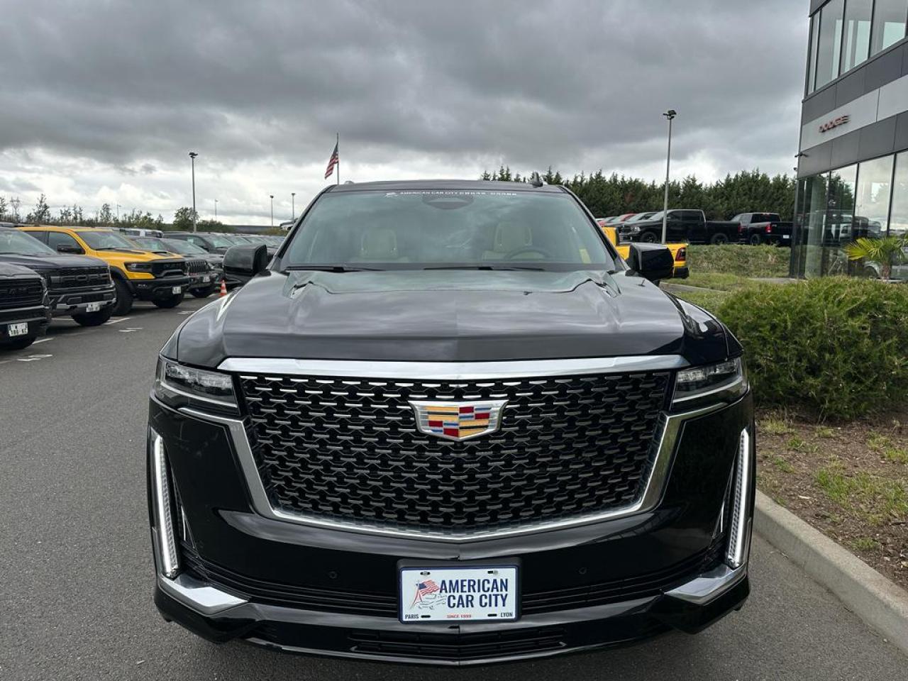 CADILLAC ESCALADE ESV Premium Luxury V8 6.2L