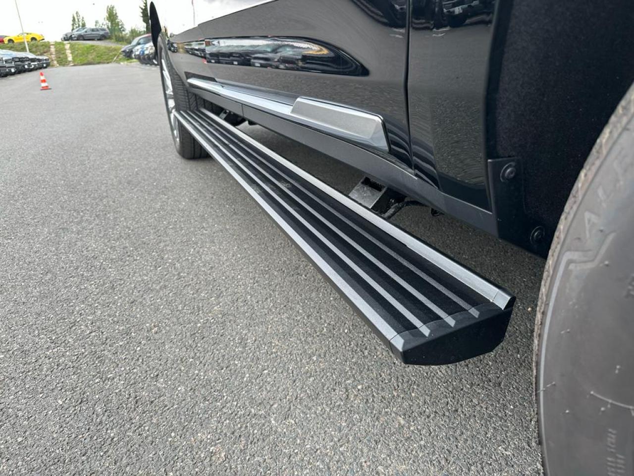 CADILLAC ESCALADE ESV Premium Luxury V8 6.2L