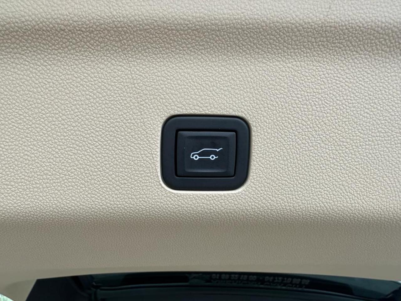 CADILLAC ESCALADE ESV Premium Luxury V8 6.2L