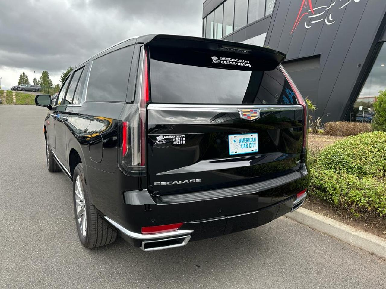 CADILLAC ESCALADE ESV Premium Luxury V8 6.2L