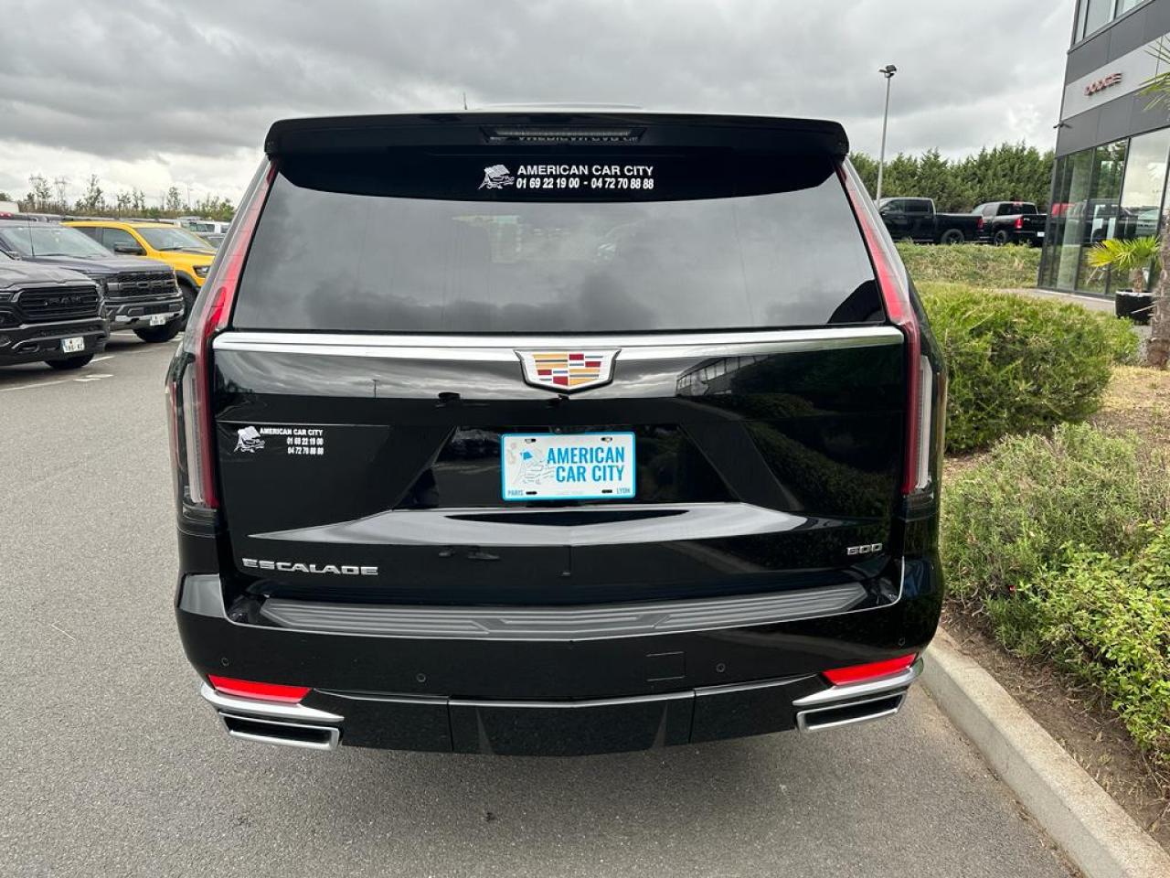 CADILLAC ESCALADE ESV Premium Luxury V8 6.2L