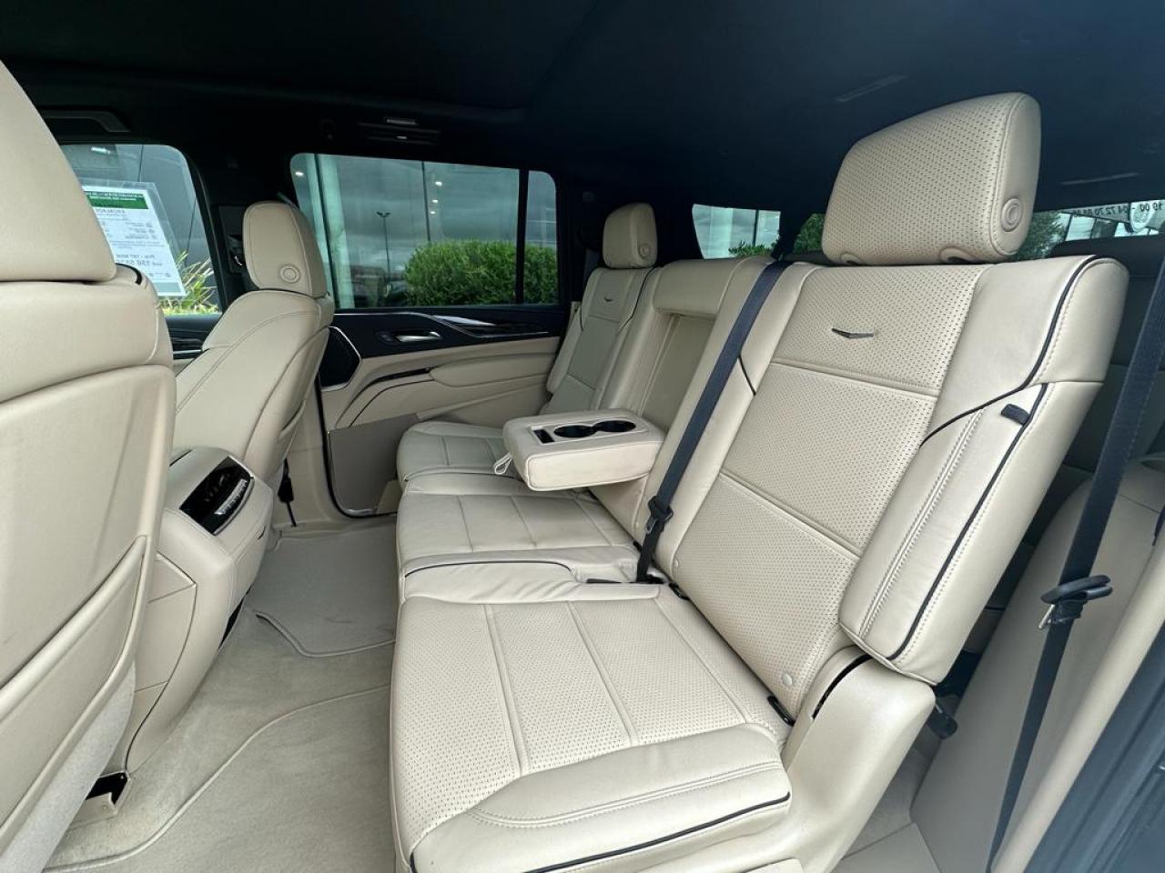 CADILLAC ESCALADE ESV Premium Luxury V8 6.2L