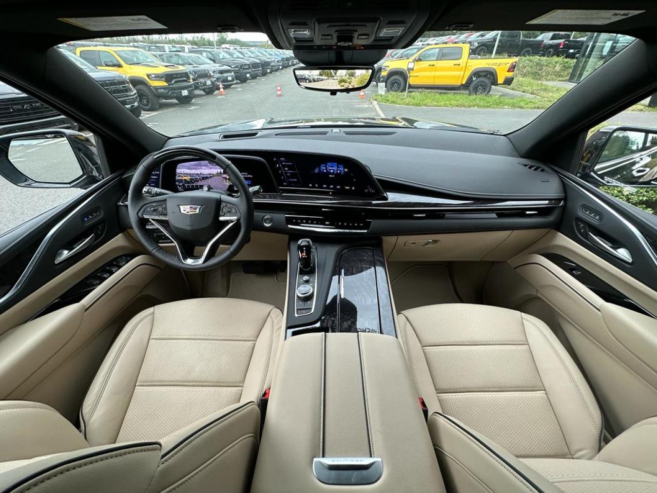 CADILLAC ESCALADE ESV Premium Luxury V8 6.2L