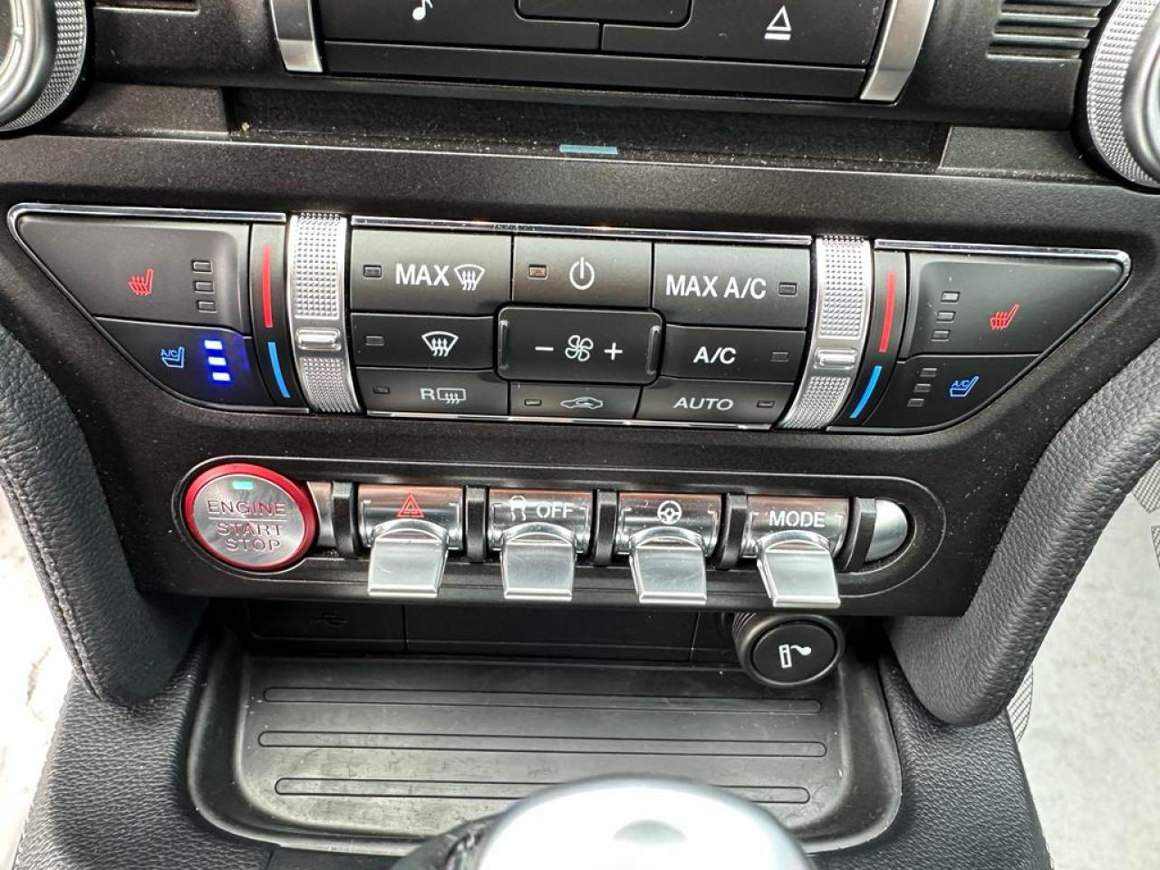 FORD MUSTANG GT CABRIOLET V8 5.0L BVA10