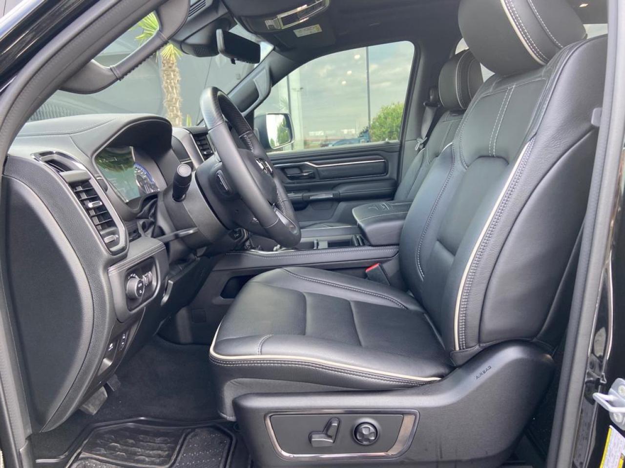 DODGE RAM 1500 CREW LIMITED NIGHT EDITION