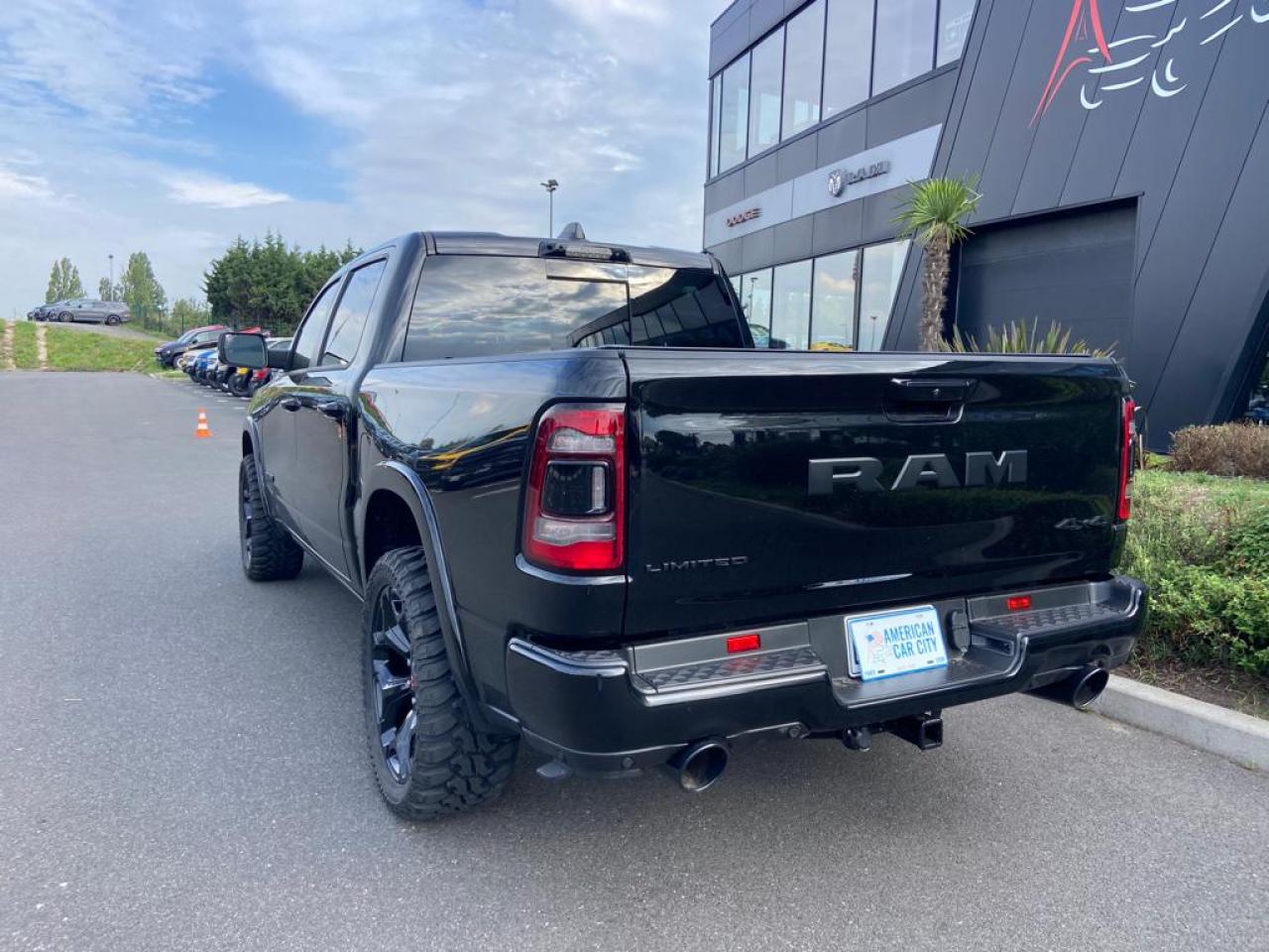 DODGE RAM 1500 CREW LIMITED NIGHT EDITION