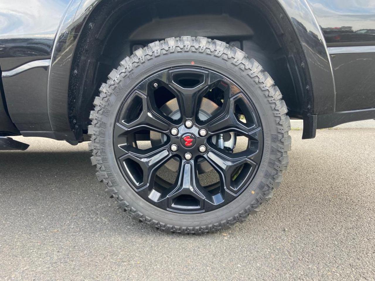 DODGE RAM 1500 CREW LIMITED NIGHT EDITION