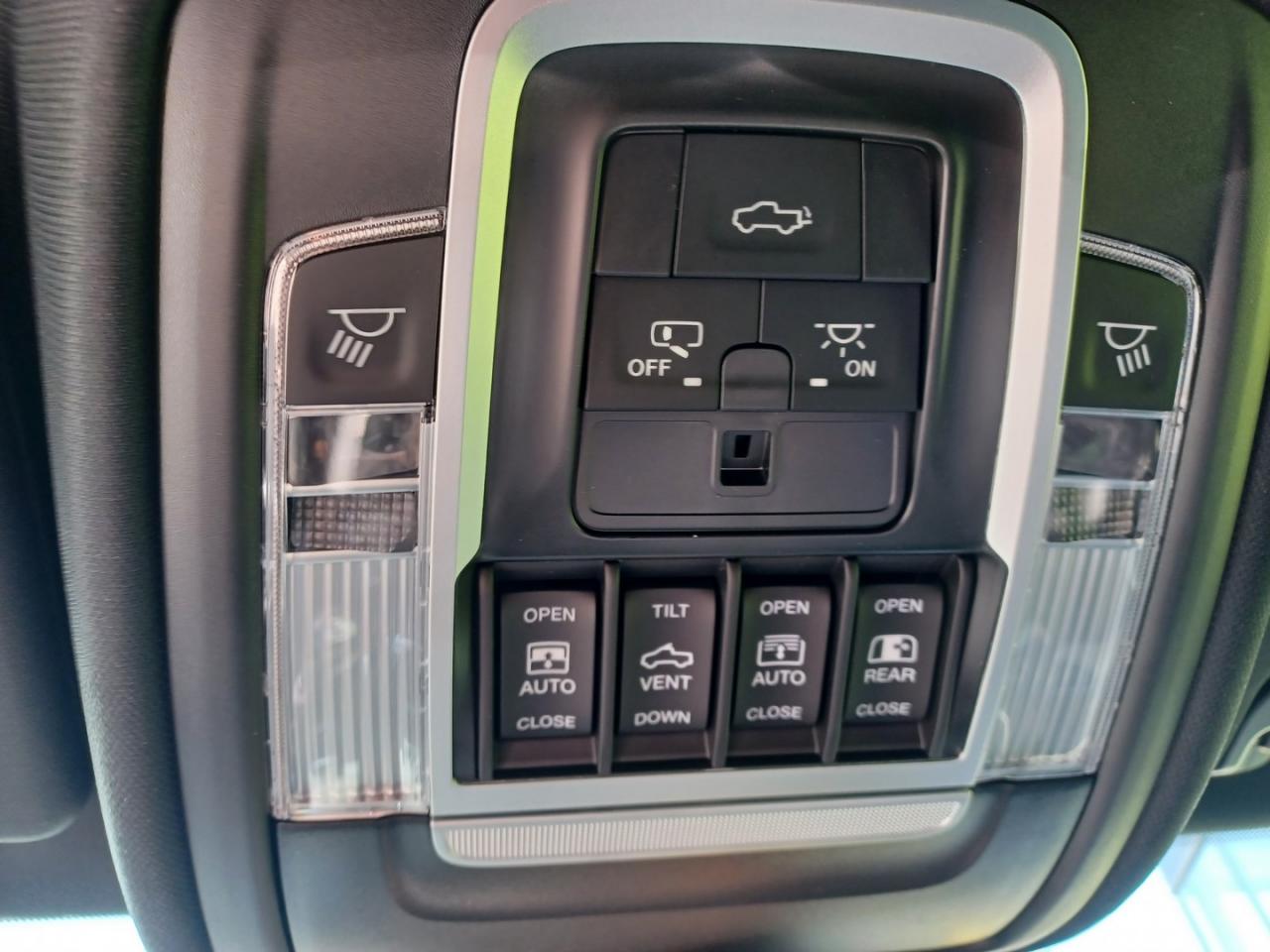 DODGE RAM 1500 CREW LIMITED NIGHT EDITION RAMBOX