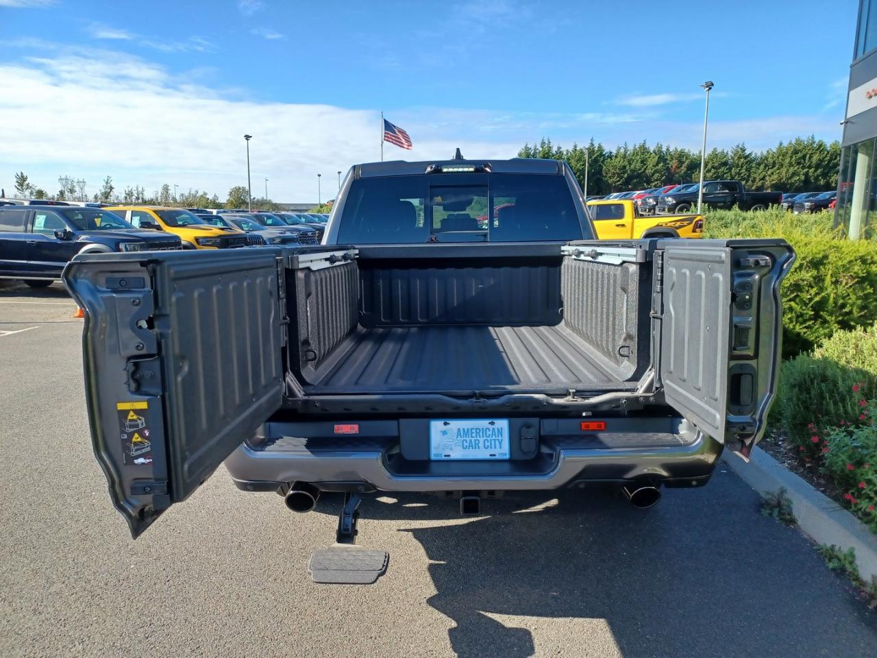 DODGE RAM 1500 CREW LIMITED NIGHT EDITION RAMBOX