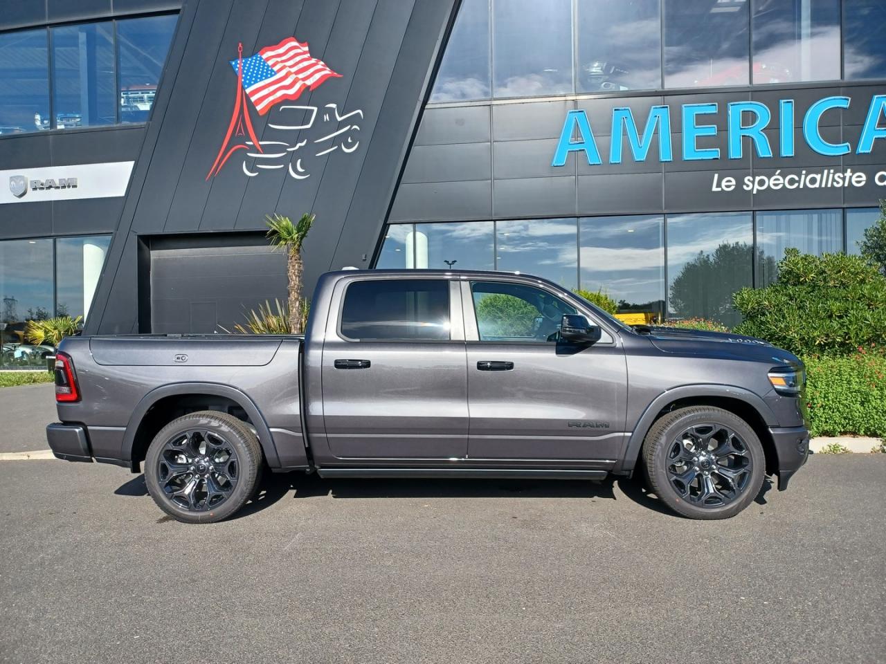 DODGE RAM 1500 CREW LIMITED NIGHT EDITION RAMBOX