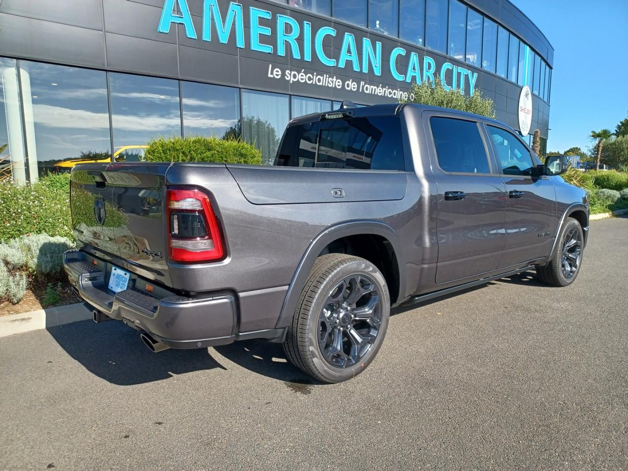DODGE RAM 1500 CREW LIMITED NIGHT EDITION RAMBOX