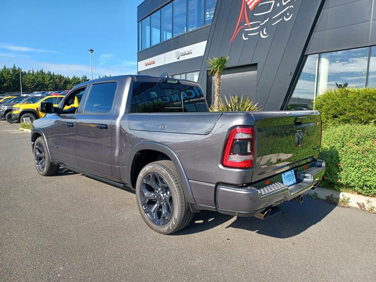 DODGE RAM 1500 CREW LIMITED NIGHT EDITION RAMBOX