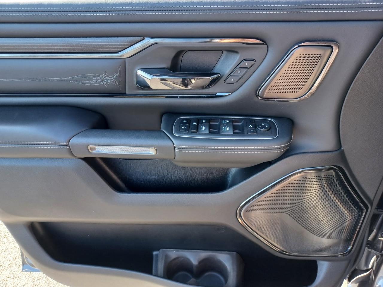 DODGE RAM 1500 CREW LIMITED NIGHT EDITION RAMBOX