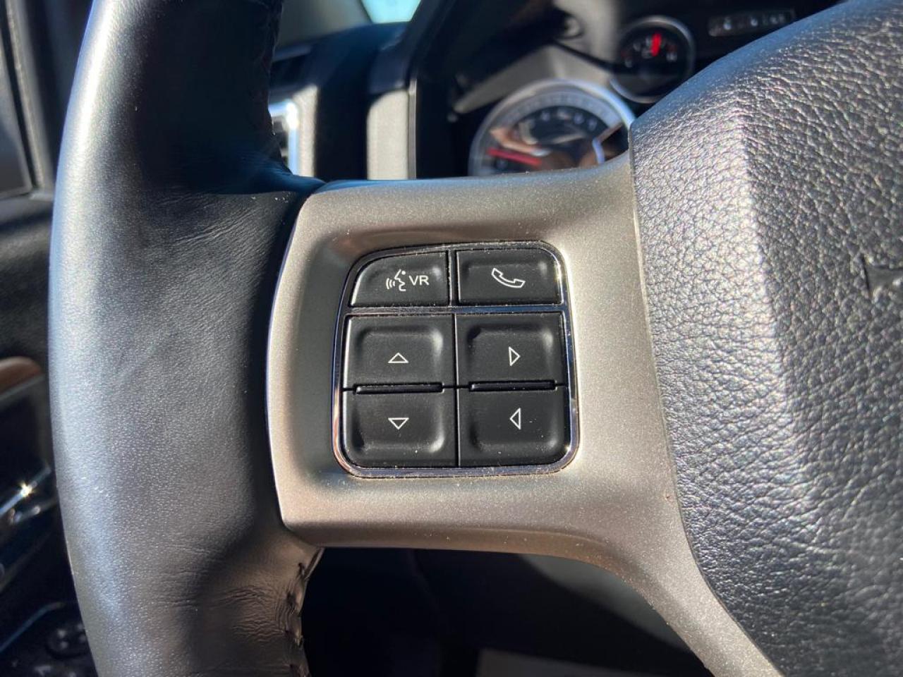 DODGE RAM 1500 CREW LARAMIE AIR