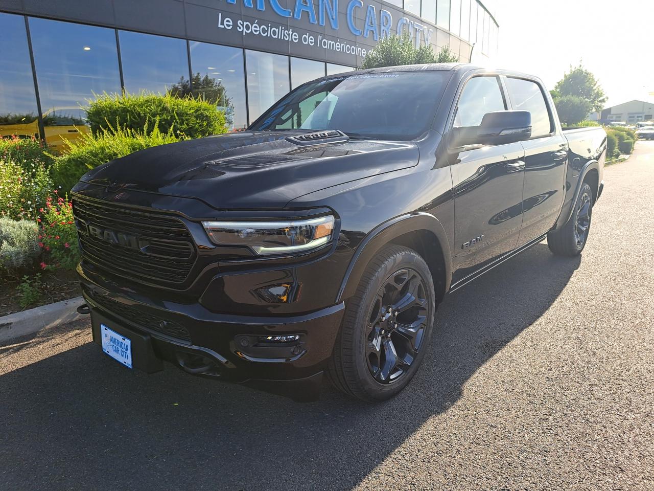 DODGE RAM 1500 CREW LIMITED NIGHT EDITION