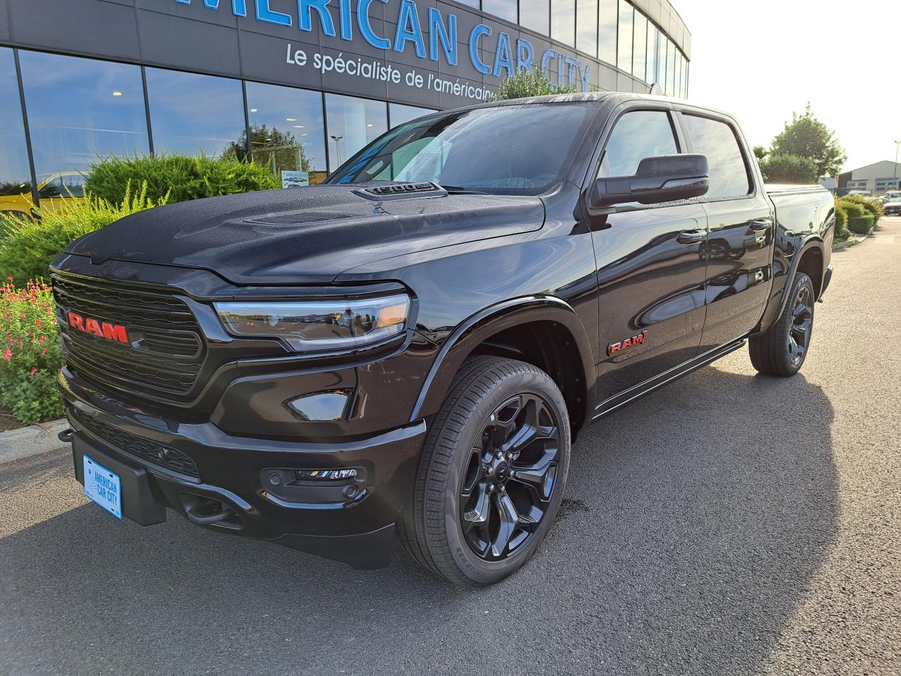 DODGE RAM 1500 CREW LIMITED (RED) EDITION