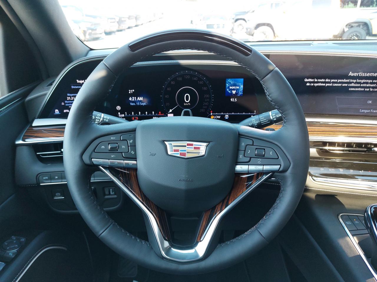 CADILLAC ESCALADE ESV Premium V8 6.2L