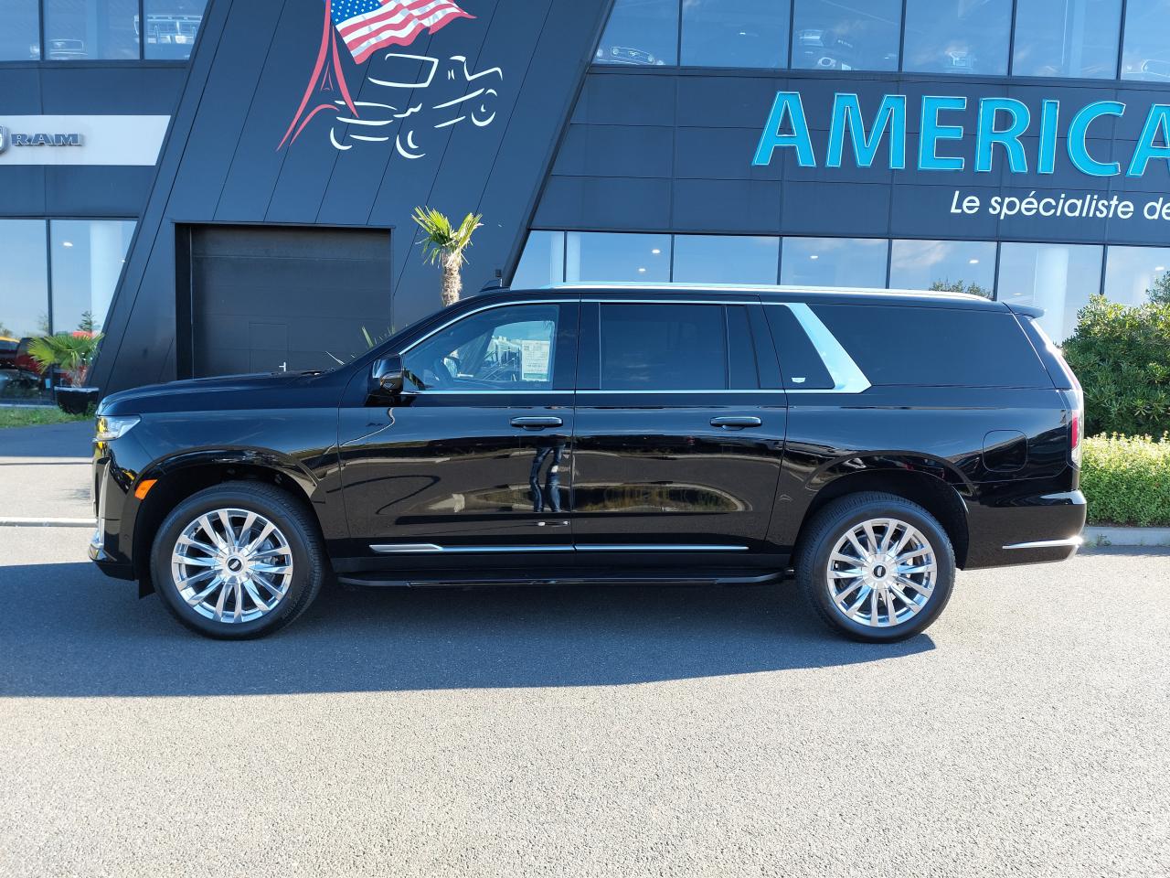 CADILLAC ESCALADE ESV Premium V8 6.2L