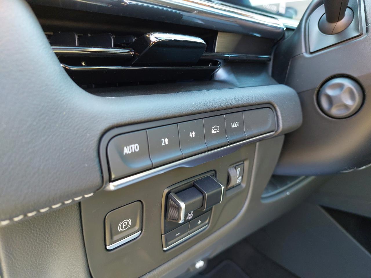CADILLAC ESCALADE ESV Premium V8 6.2L