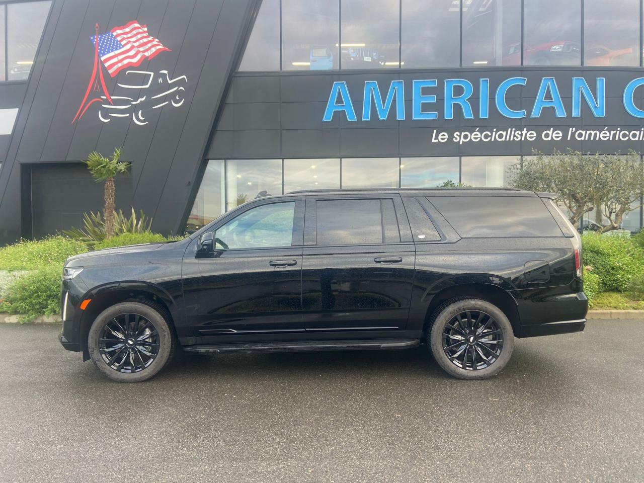 CADILLAC ESCALADE ESV Premium V8 6.2L
