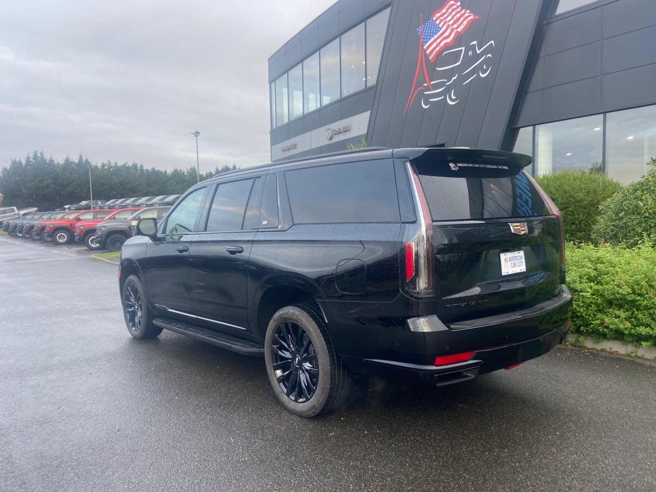 CADILLAC ESCALADE ESV Premium V8 6.2L