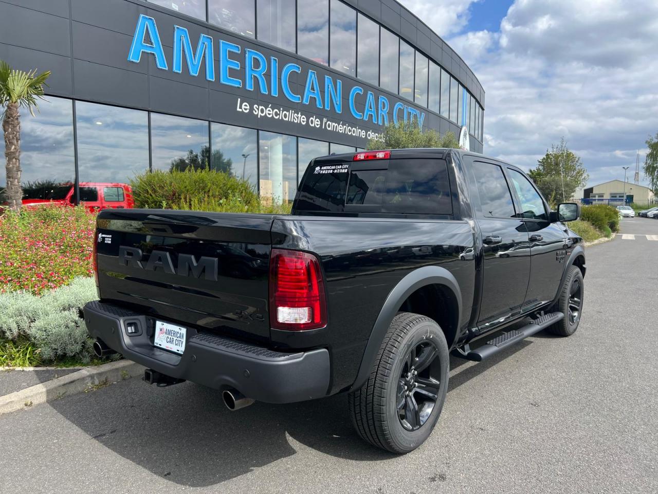 DODGE RAM 1500 Crew Cab SLT WARLOCK