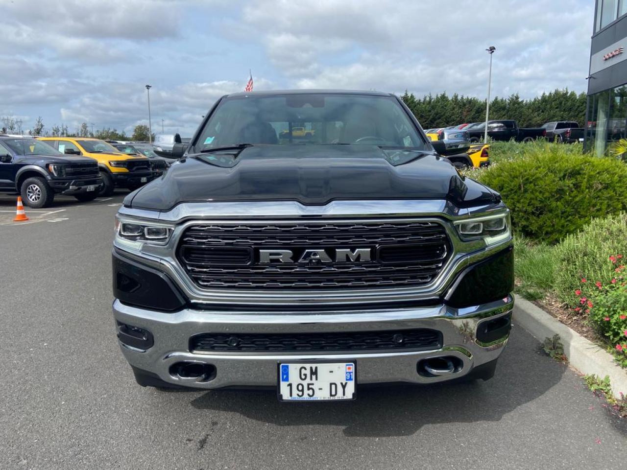 DODGE RAM 1500 CREW LIMITED RAMBOX
