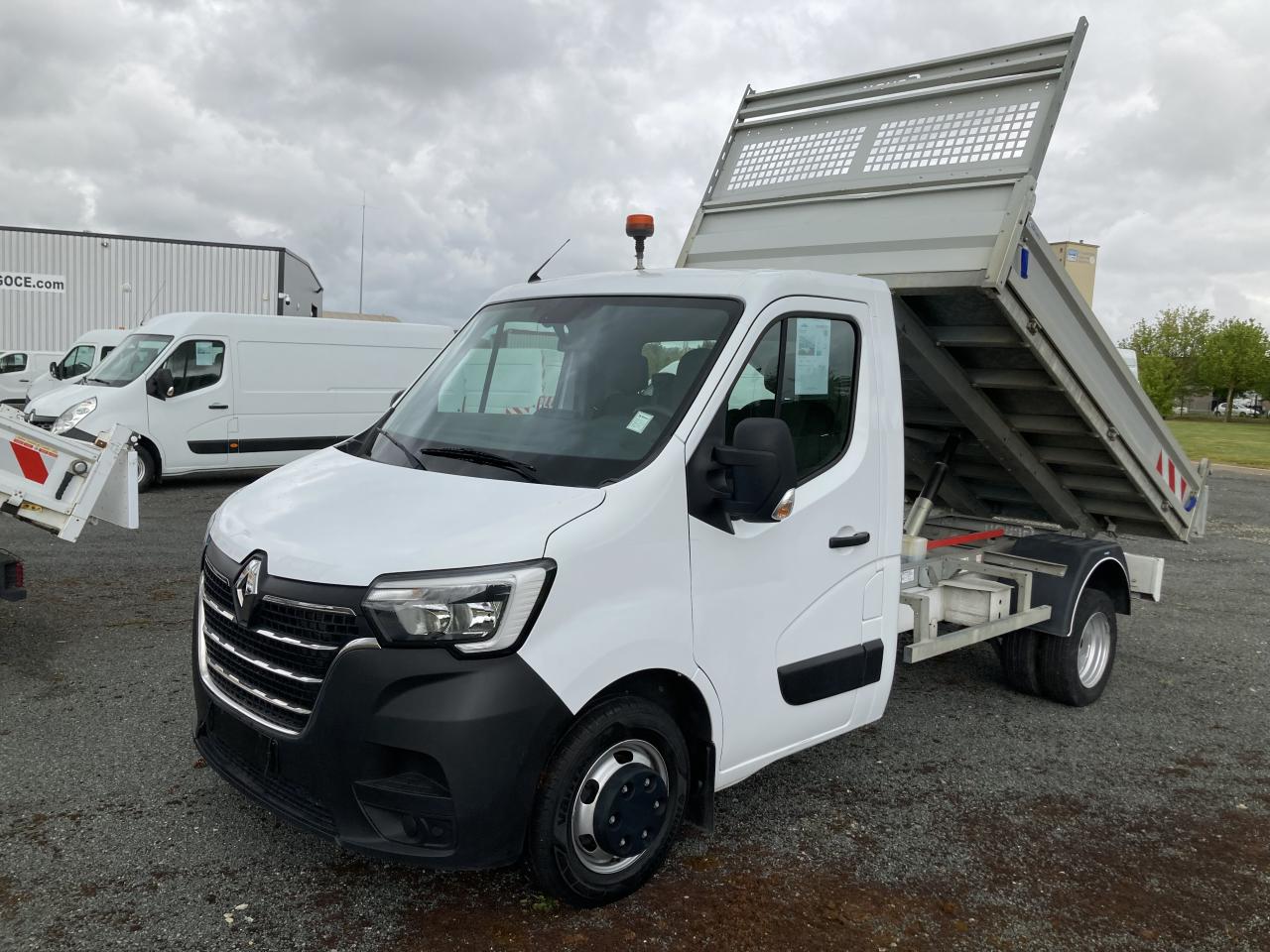 RENAULT-MASTER-MASTER PRO BENNE DCI 130 + ROUES JUMELEES CLIM 