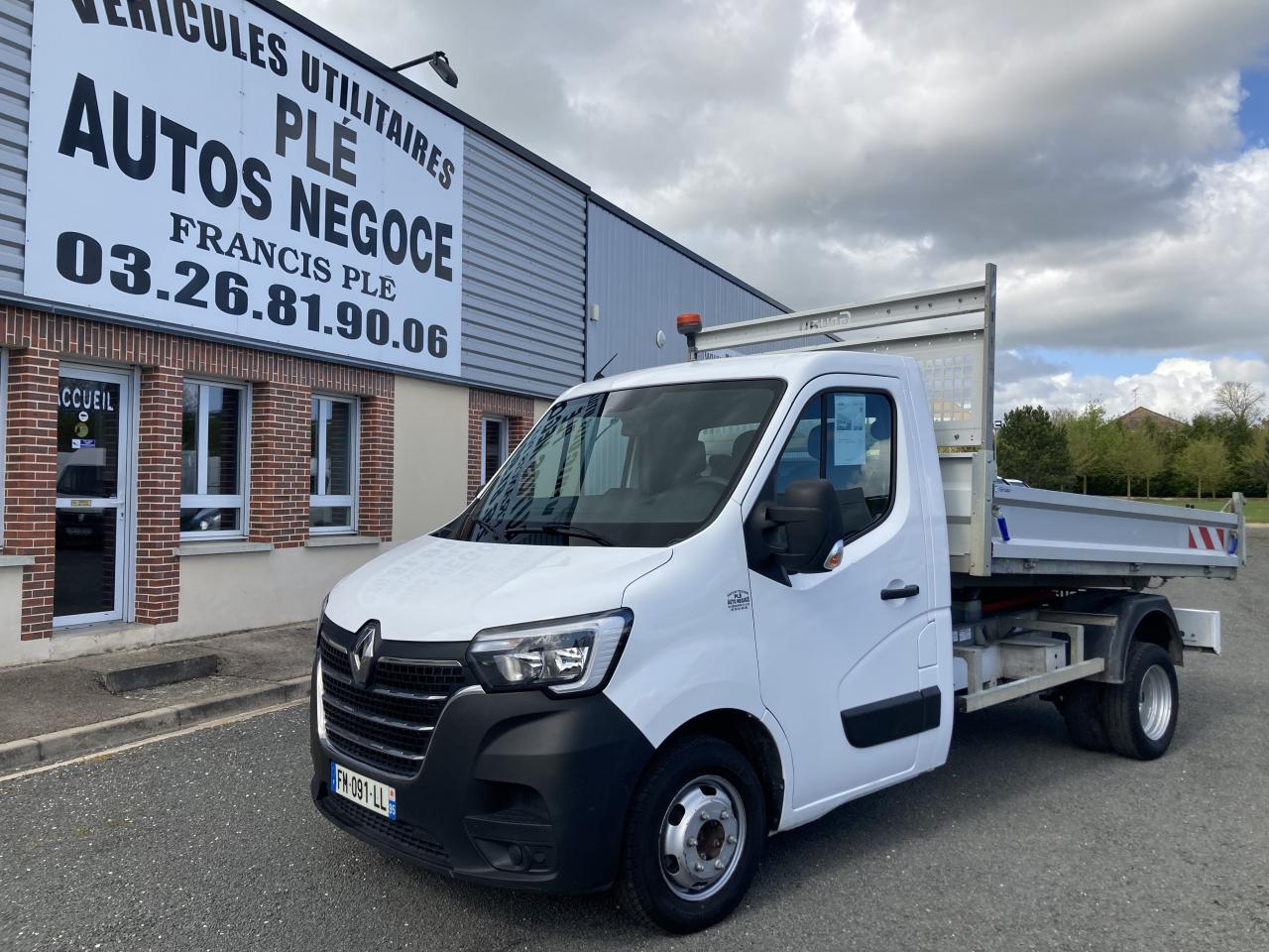 RENAULT-MASTER-MASTER PRO BENNE DCI 130 ROUES JUMELEES 3T5